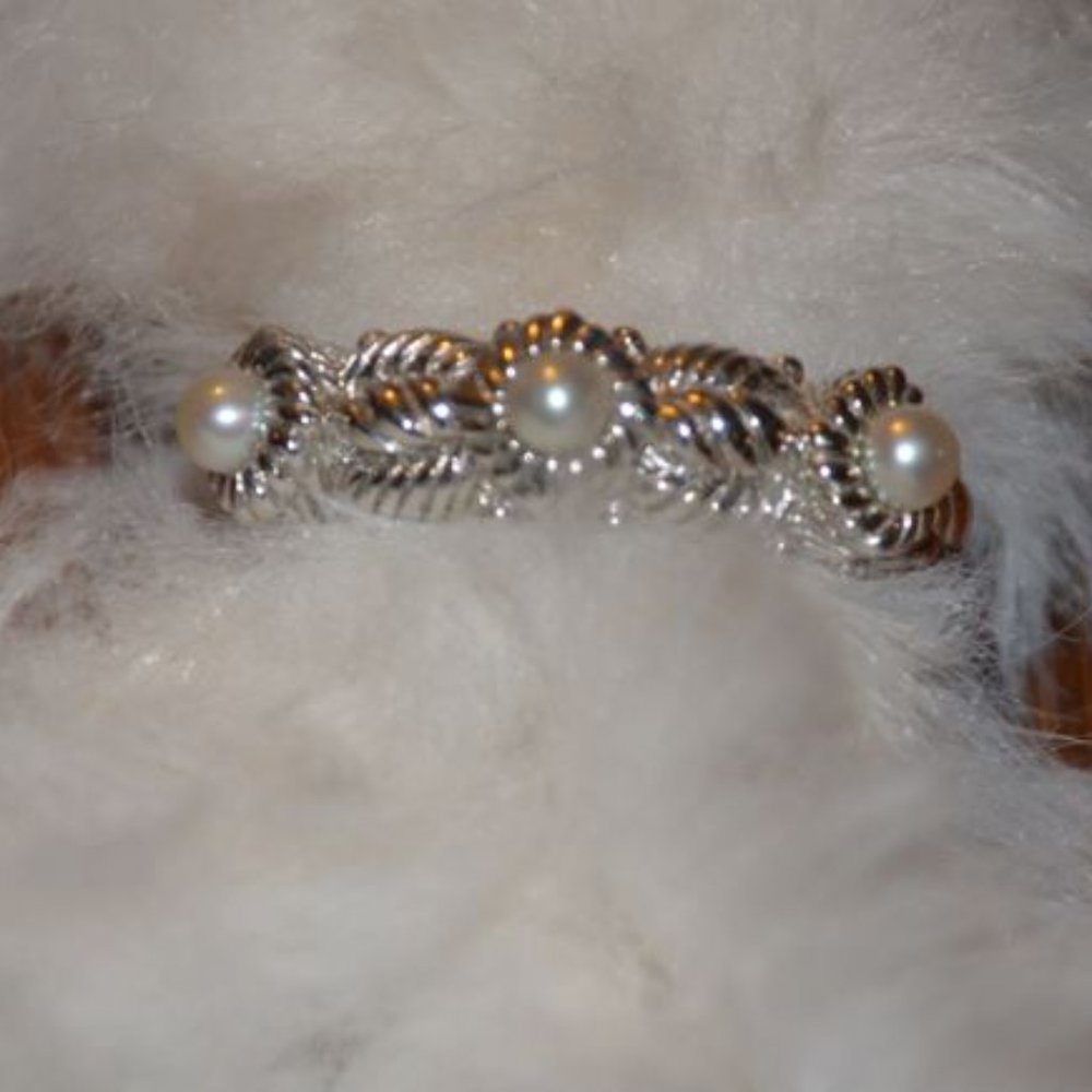 Judith Ripka sterling silver cable 3-stone pearl ring